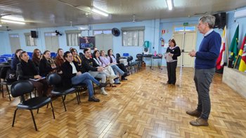 <span style="font-size: 10pt;">S&atilde;o Luiz sedia encontro para discuss&atilde;o do novo Plano Municipal de Educa&ccedil;&atilde;o</span>