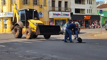 <span style="font-size: 10pt;">Opera&ccedil;&atilde;o Tapa-Buracos &eacute; realizada pela Secretaria de Infraestrutura</span>