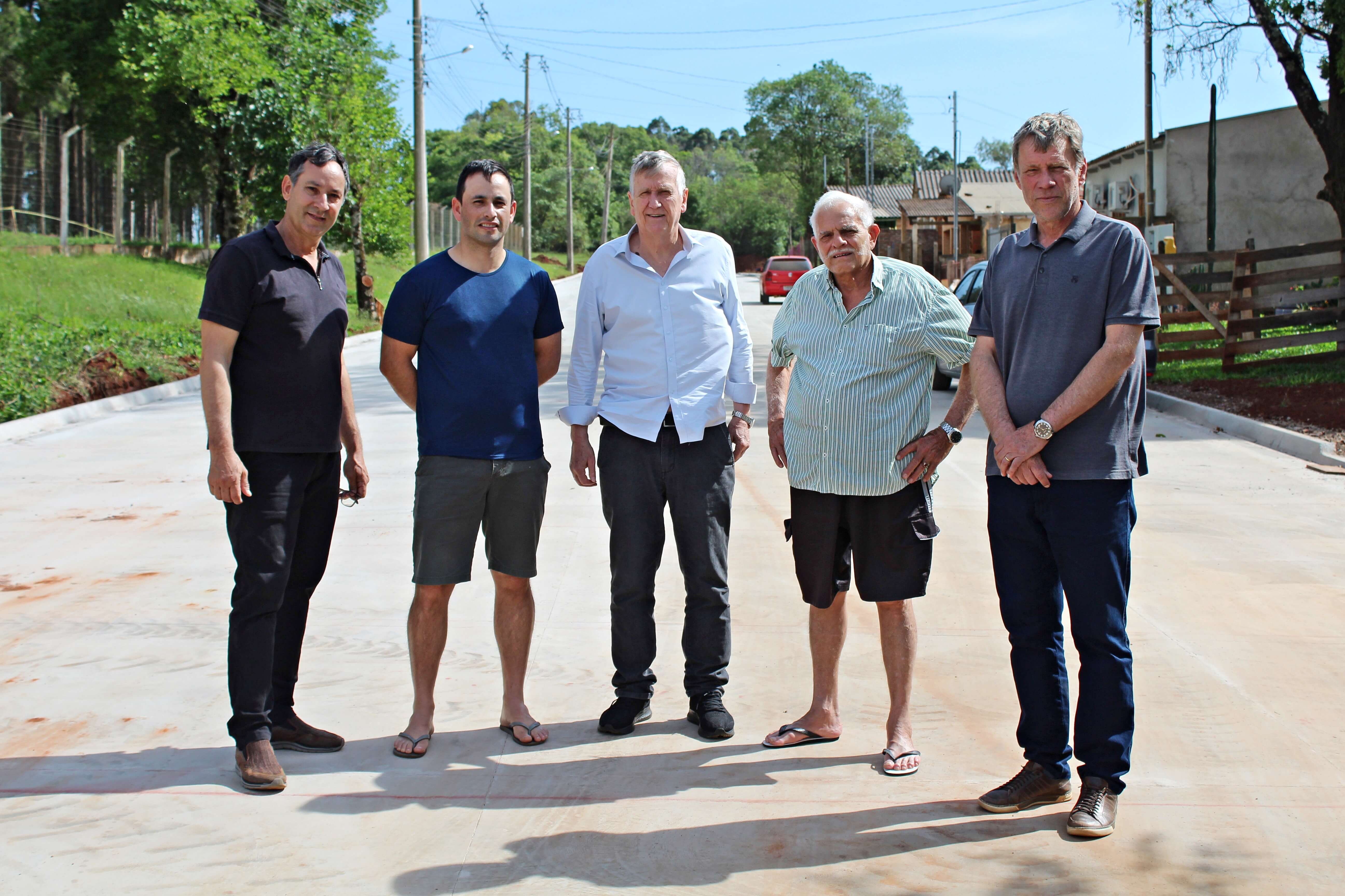 Concluídas as obras de pavimentação nas ruas Benjamin Constant, Rui Ramos e Gen. Raposo Tavares, acesso ao Bairro Marcos  