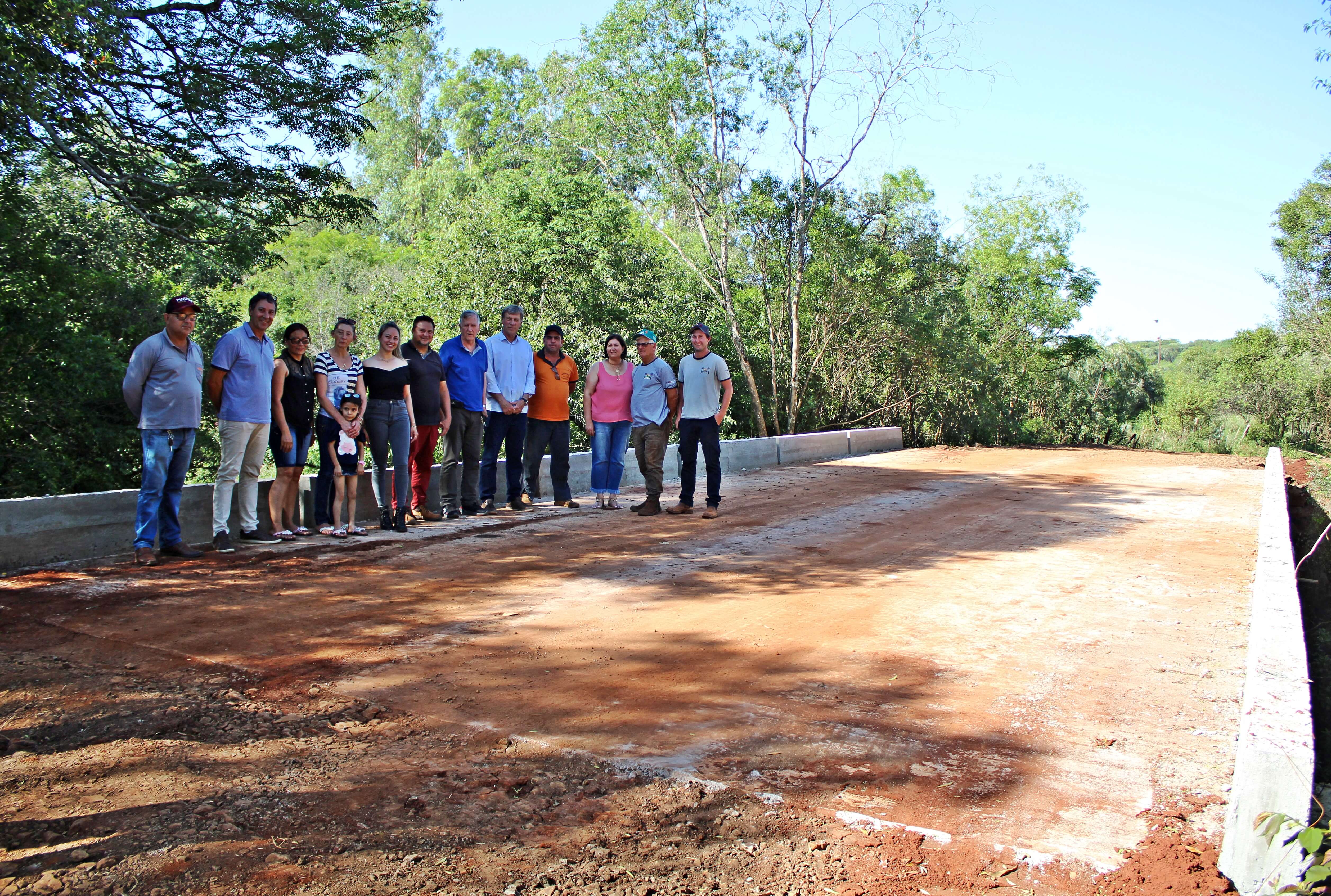 Prefeitura realiza ato de inauguração da ponte de concreto sobre o Arroio Ximbocu, na localidade Coqueiros