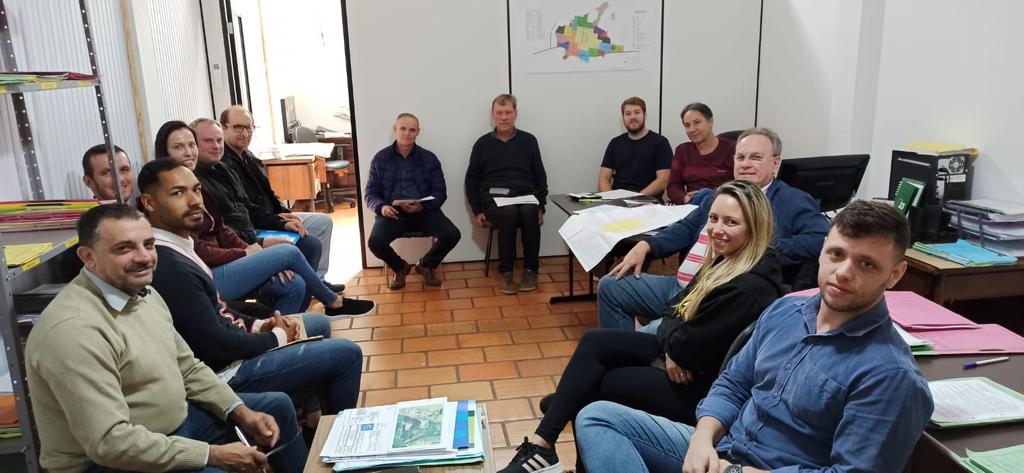 Implantação da rede de esgoto pautou reunião do Executivo são-luizense com a Corsan