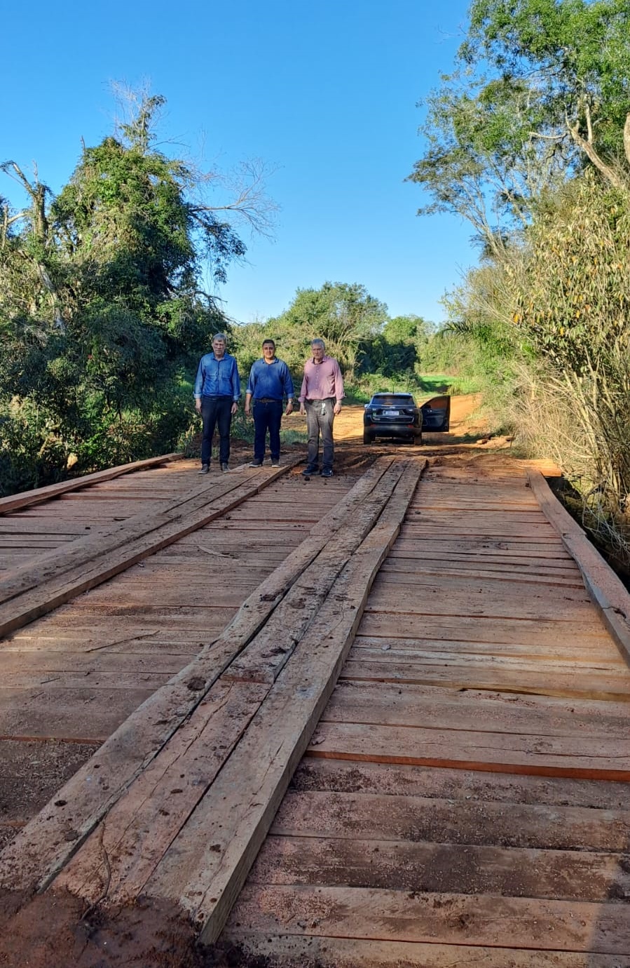SEMOV executou a manutenção da ponte de madeira sobre o Arroio Santana
