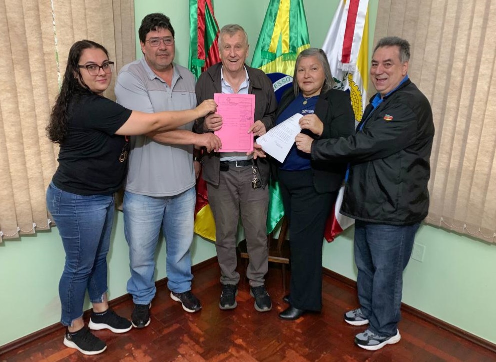 Conselho Administrativa do FAPS entrega projeto de reforma da previdência municipal