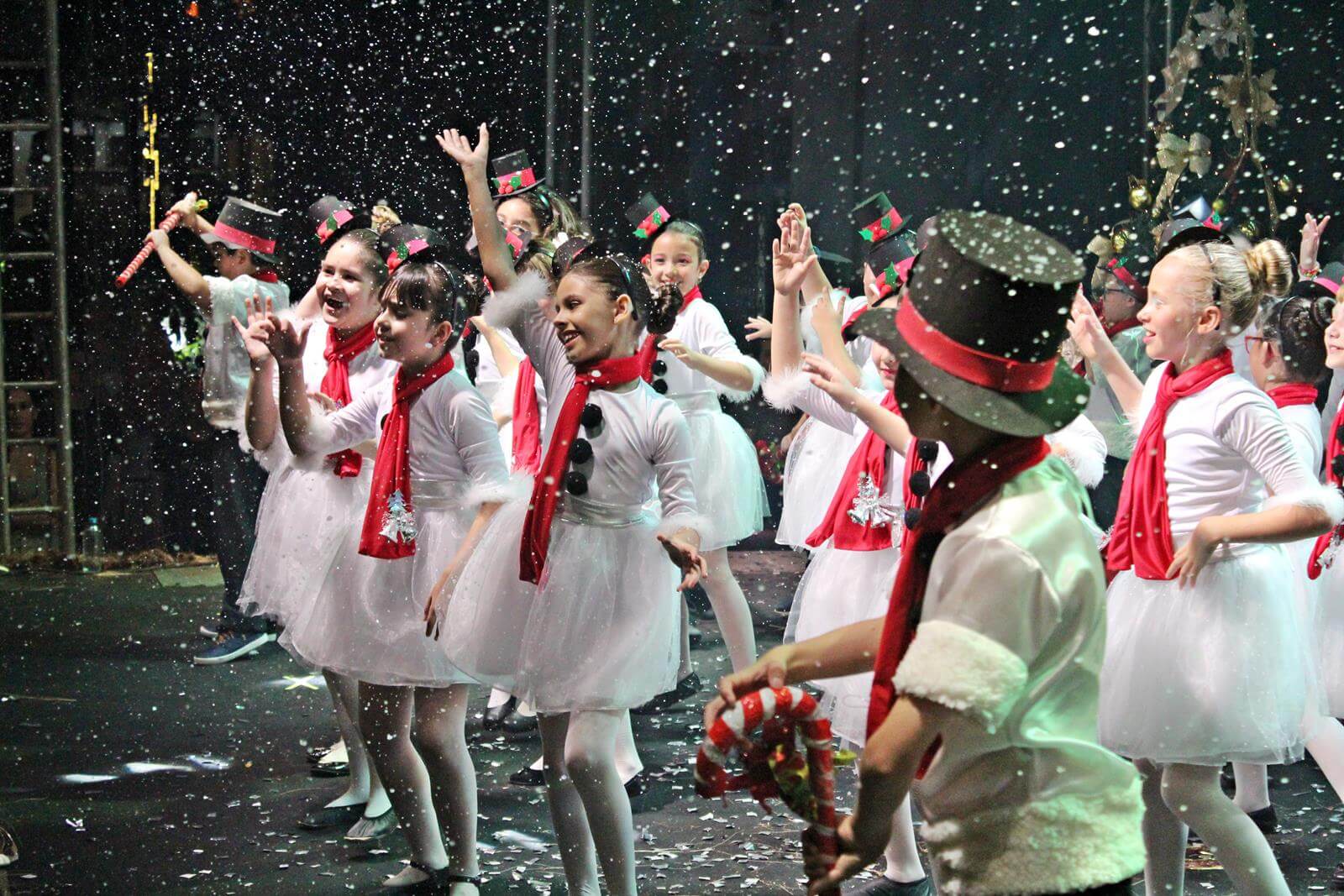 Natal Mágico da URI e chegada do Papai Noel marcaram a abertura do Natal Luz das Missões 2023 