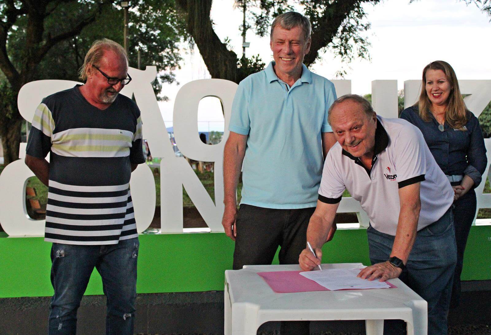 Assinado termo de cooperação para melhorias na pista de skate e quadra de basquete do Centro Esportivo Cícero Cavalheiro