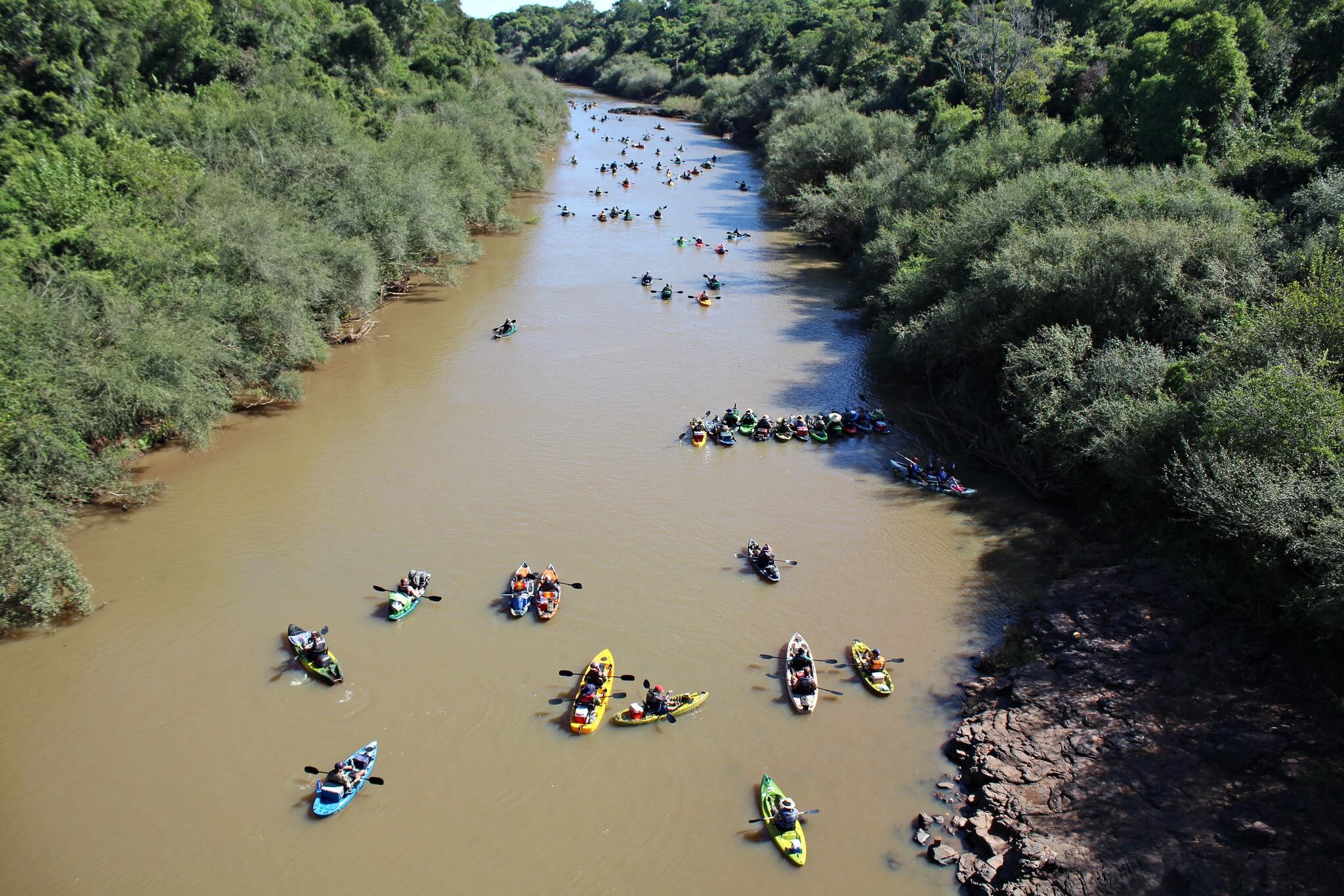 <p><strong>Representantes de 25 munic&iacute;pios ga&uacute;chos participam do 2&ordm; Encontro Missioneiro de&nbsp;Caiaques no Rio Piratini &nbsp;</strong></p>