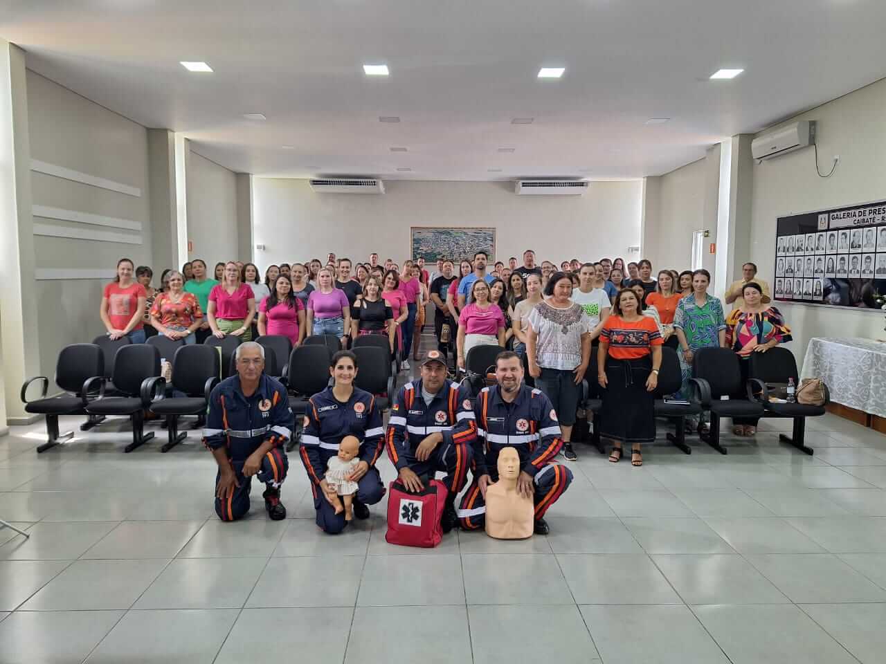 PROFISSIONAIS DA EDUCAÇÃO RECEBEM FORMAÇÃO DE PRIMEIROS-SOCORROS