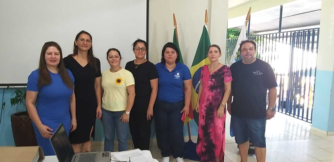 EQUIPE MULTIDISCIPLINAR EM ATIVIDADE ESCOLAR