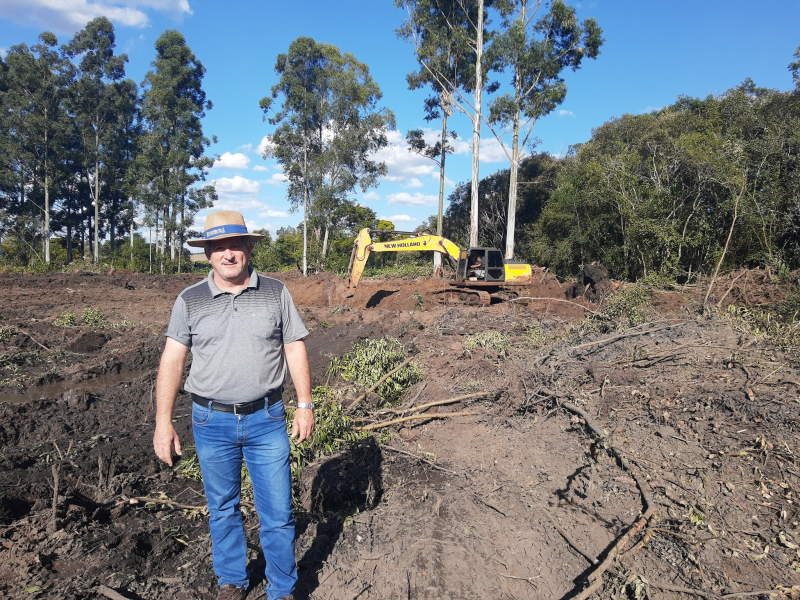 PARCERIA ENTRE PREFEITURA E EMATER INCENTIVA OBRAS DE IRRIGAÇÃO NO MUNICÍPIO