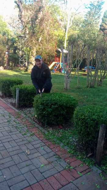 <p>&nbsp;Trabalho de limpeza e urbaniza&ccedil;&atilde;o no Santu&aacute;rio do Caar&oacute;&nbsp;</p>