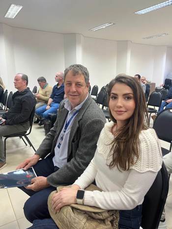 <div class="xdj266r x14z9mp xat24cr x1lziwak x1vvkbs x126k92a">
<div dir="auto">Reuni&atilde;o na AMM re&uacute;ne secret&aacute;rios de Cultura e Turismo das Miss&otilde;es</div>
</div>
<div class="x14z9mp xat24cr x1lziwak x1vvkbs xtlvy1s x126k92a">&nbsp;</div>
