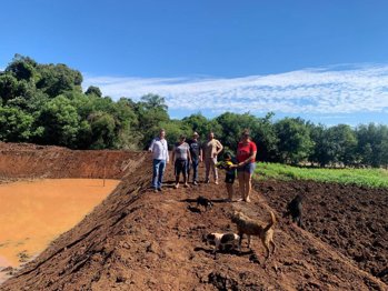 <div class="xdj266r x14z9mp xat24cr x1lziwak x1vvkbs x126k92a">
<div dir="auto">PREFEITO ACOMPANHA O ANDAMENTO DAS OBRAS DE NOVOS A&Ccedil;UDES NO INTERIOR DO MUNIC&Iacute;PIO</div>
</div>
<div class="x14z9mp xat24cr x1lziwak x1vvkbs xtlvy1s x126k92a">&nbsp;</div>