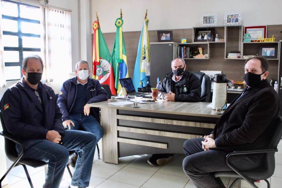 PREFEITO AMAURI RECEBE GERENTE REGIONAL DA EMATER/RS-ASCAR