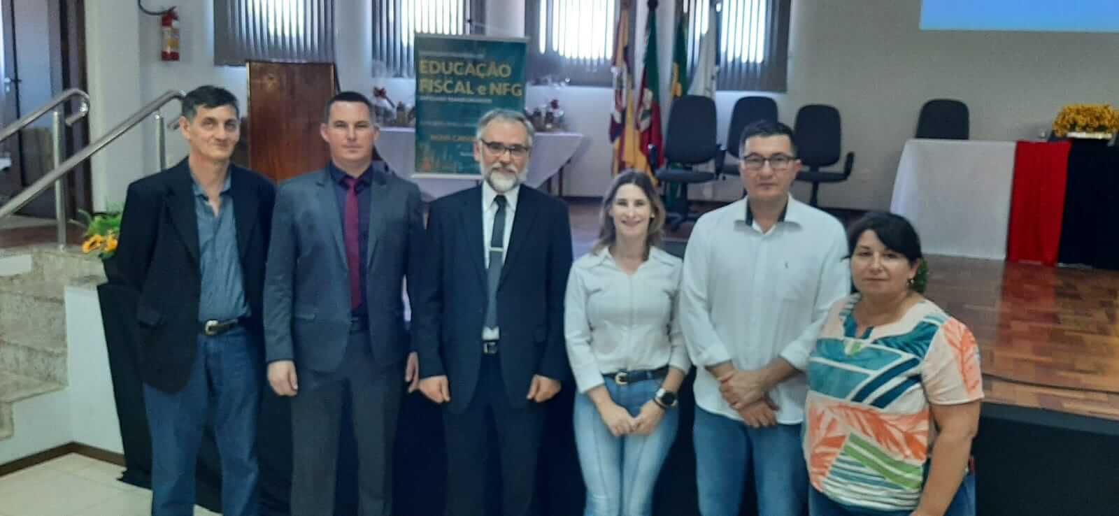 EQUIPE DA ADMINSITRAÇÃO MUNICIPAL PARTICIPOU DE FORMAÇÃO SOBRE EDUCAÇÃO FISCAL