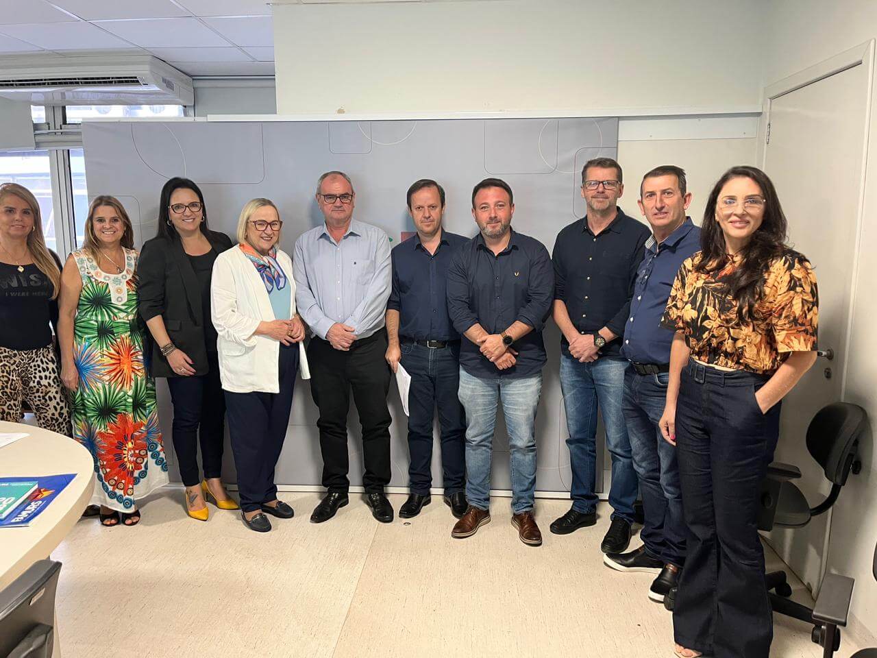 HOSPITAIS DE PEQUENO PORTE: PREFEITO AMAURI PARTICIPOU DE REUNIÃO COM A SECRETÁRIA DE SAÚDE ARITA BERGMANN