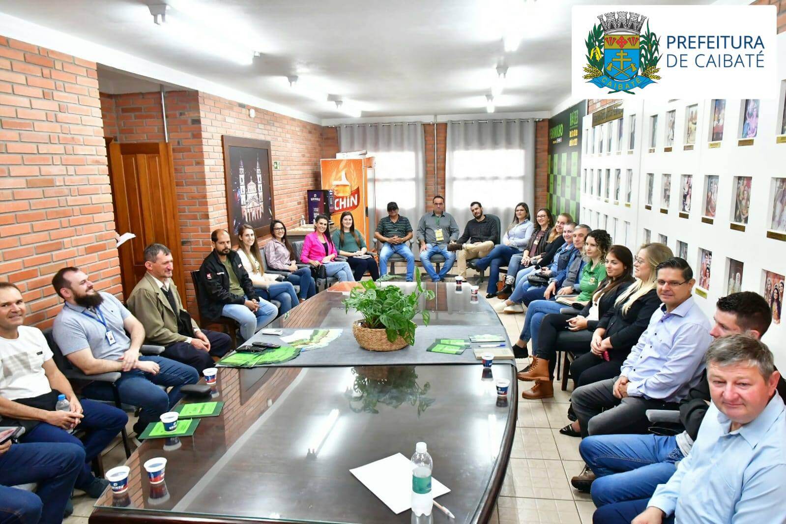 SECRETÁRIO DE AGRICULTURA RICARDO CASTANHO PARTICIPOU DE DEBATE SOBRE LICENCIAMENTO AMBIENTAL JUNTO A FENAMILHO INTERNACIONAL