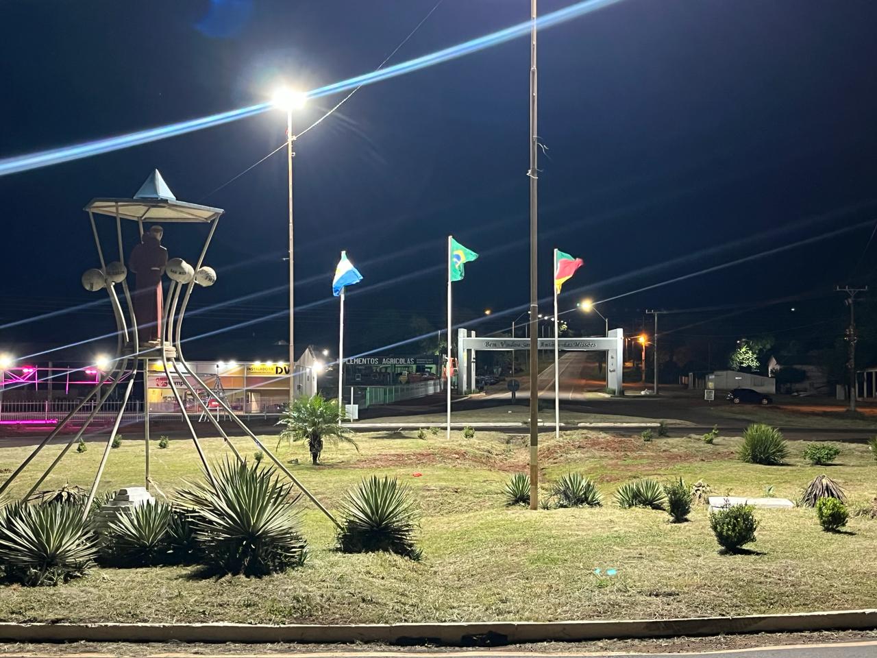 Melhorias na iluminação e paisagismo na entrada de Santo Antônio das Missões