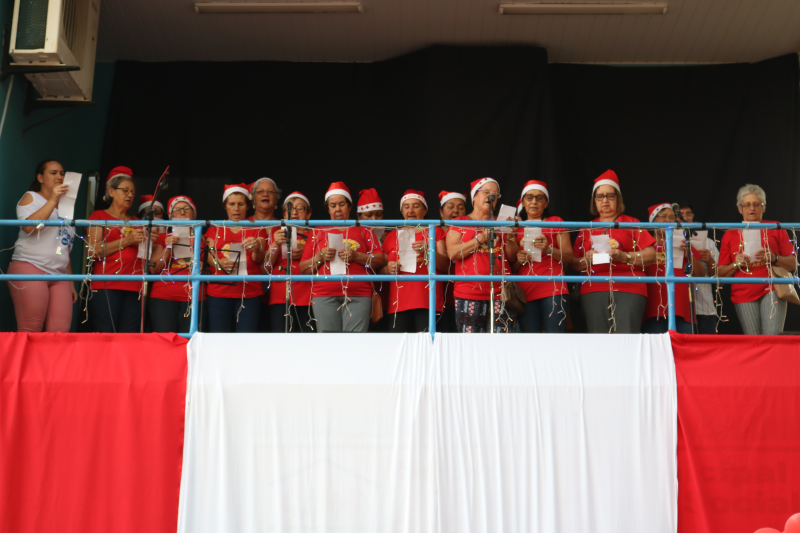 Natal Solidário da Assistência contou com distribuição de presentes pelo Papai Noel 