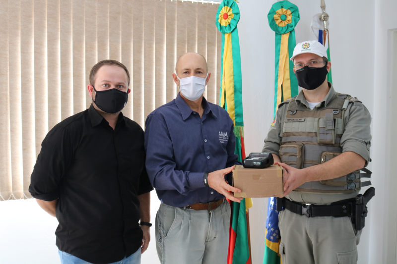 Prefeitura de Santo Antônio das Missões realiza a entrega de uma impressora portátil ao 3º Pelotão da Brigada Militar