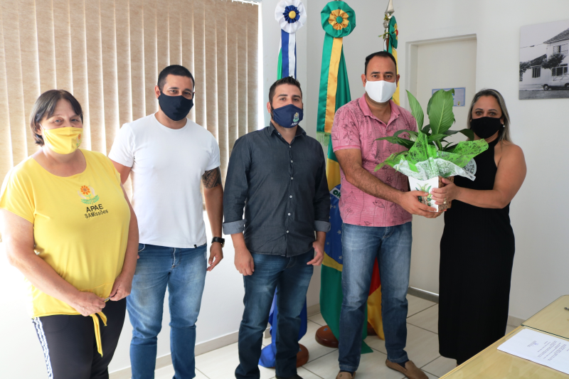 Prefeito Felisberto recebe visita da diretoria da APAE 