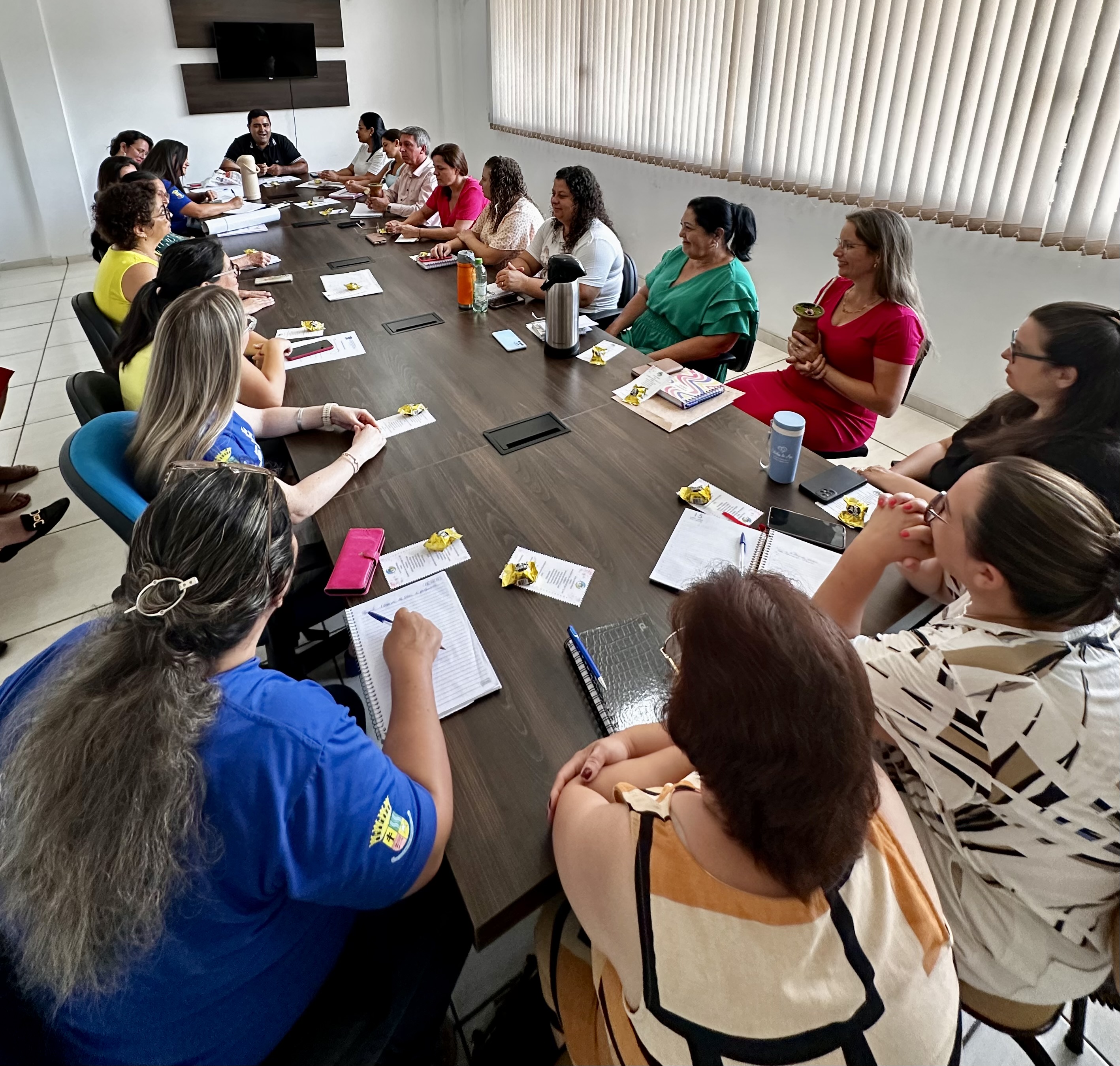 <p>Reuni&atilde;o de Diretores da Rede Municipal de Ensino debate melhorias para o ano letivo de 2025</p>