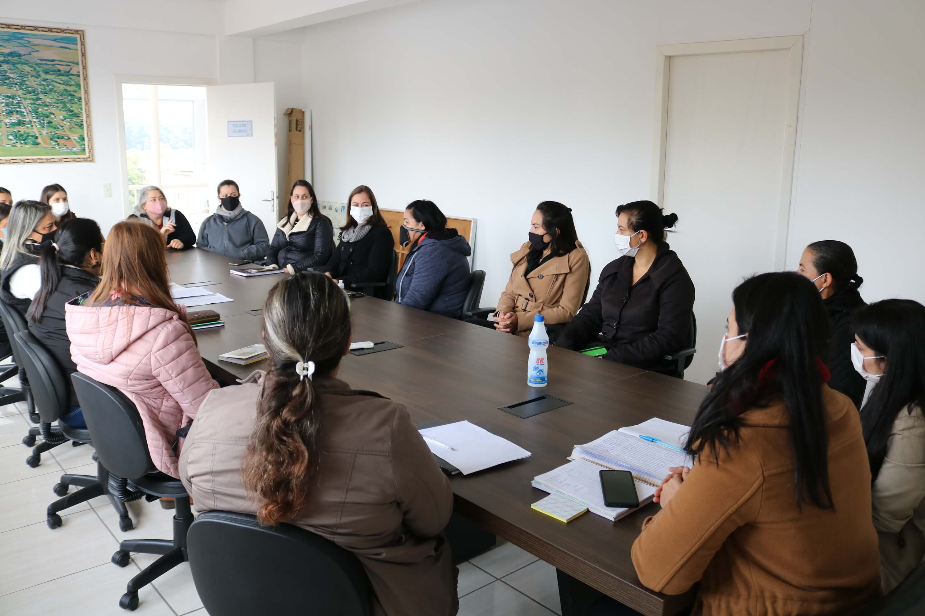 Educação promove reunião com professores da Educação Infantil
