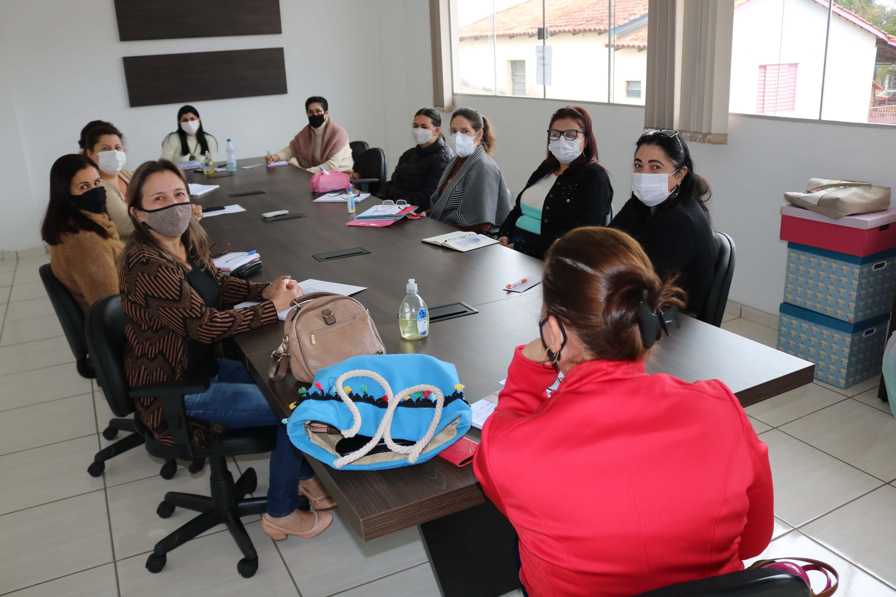 SMEC realiza reunião com as professionais que atuam no Atendimento Educacional Especializado