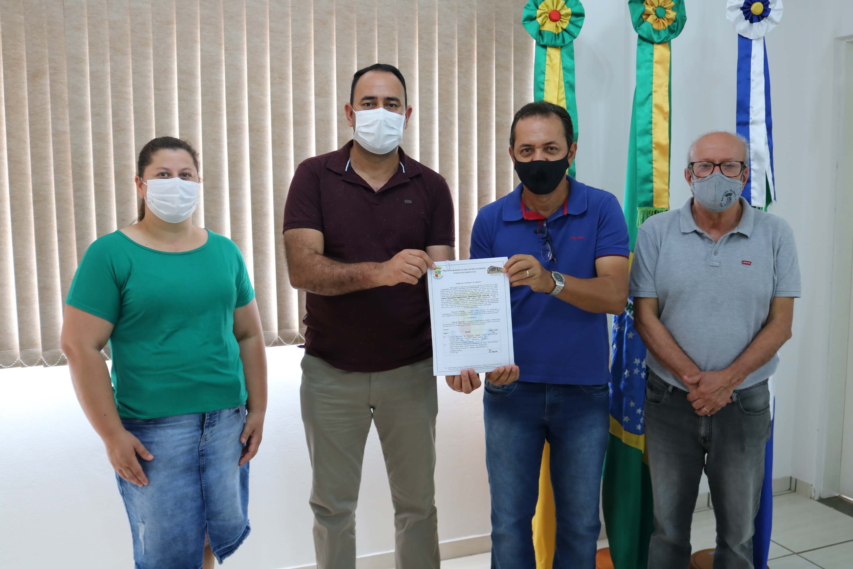 Assinado contrato com as empresas que farão as reformas em 10 escolas da rede municipal de ensino