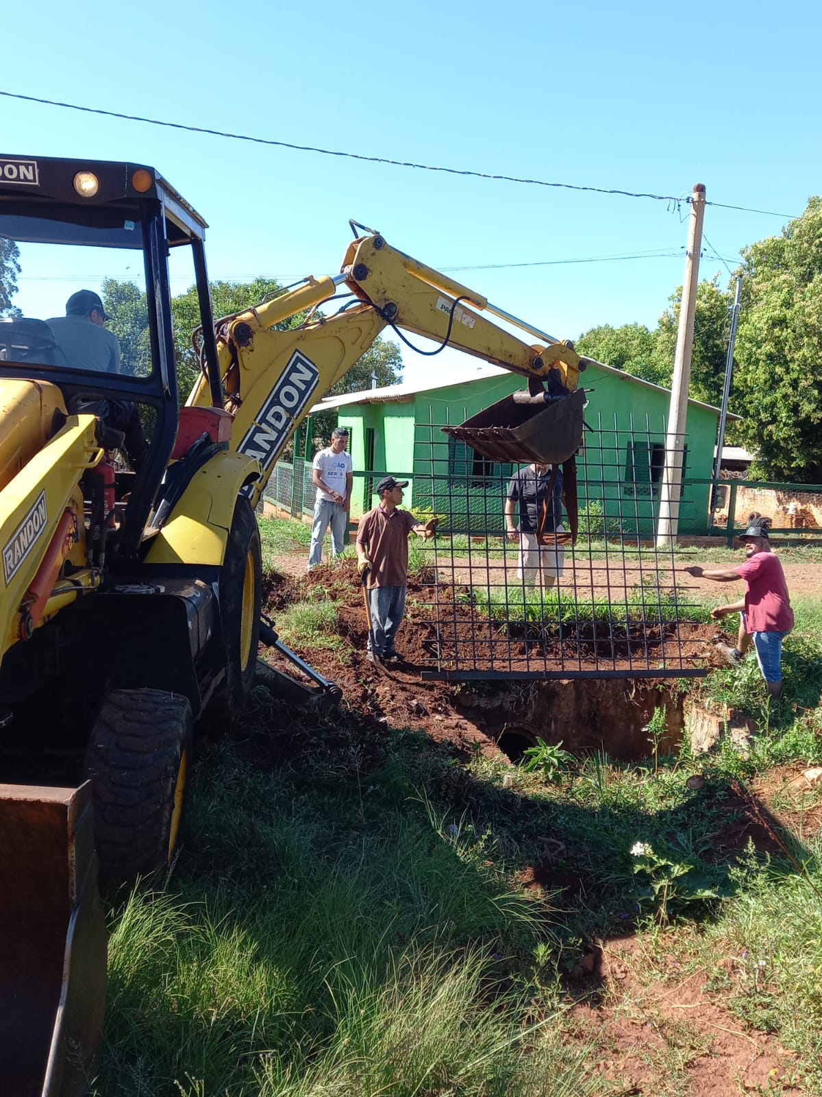 Infraestrutura reforça segurança com a colocação de grades de fero em “bocas de lobo”