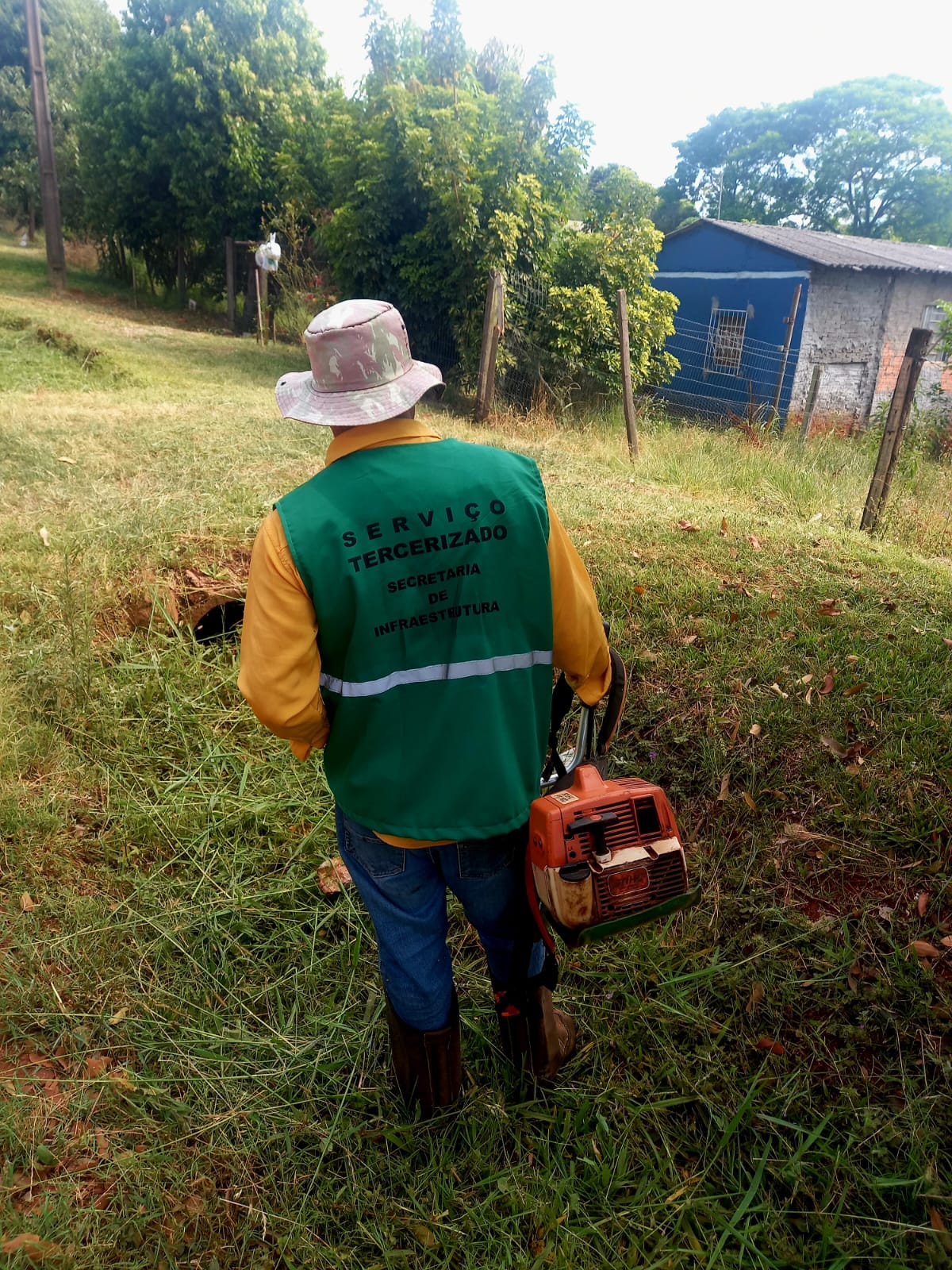 Infraestrutura intensifica trabalho de roçada em todos os bairros de Santo Antônio das Missões