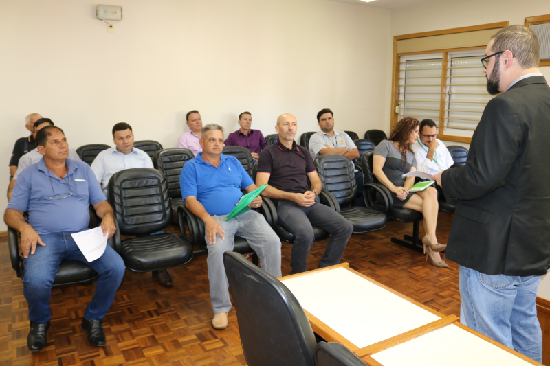 Prefeito Puranci Barcelos participa da cerimônia de doações de R$ 68 mil reais para o videomonitoramento
