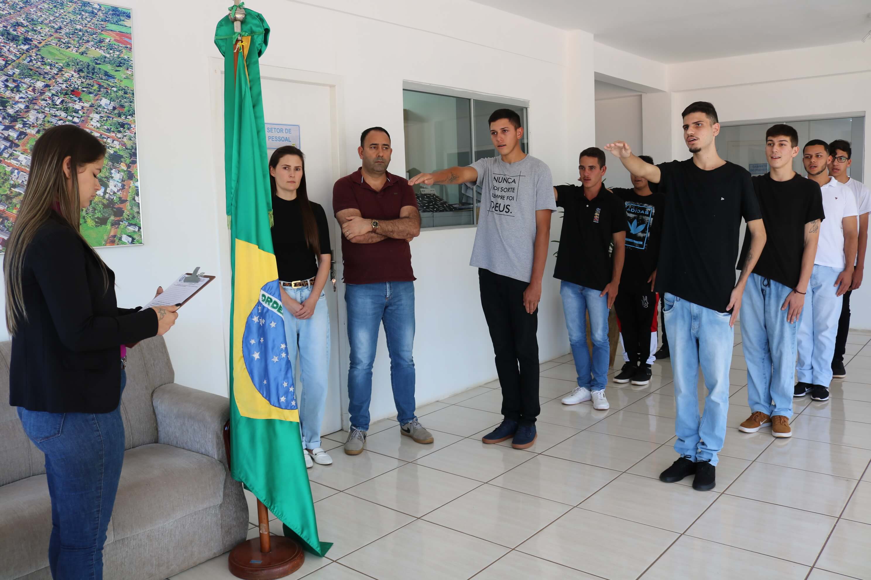 Realizado Cerimônia de Juramento à Bandeira e entrega de Certificados