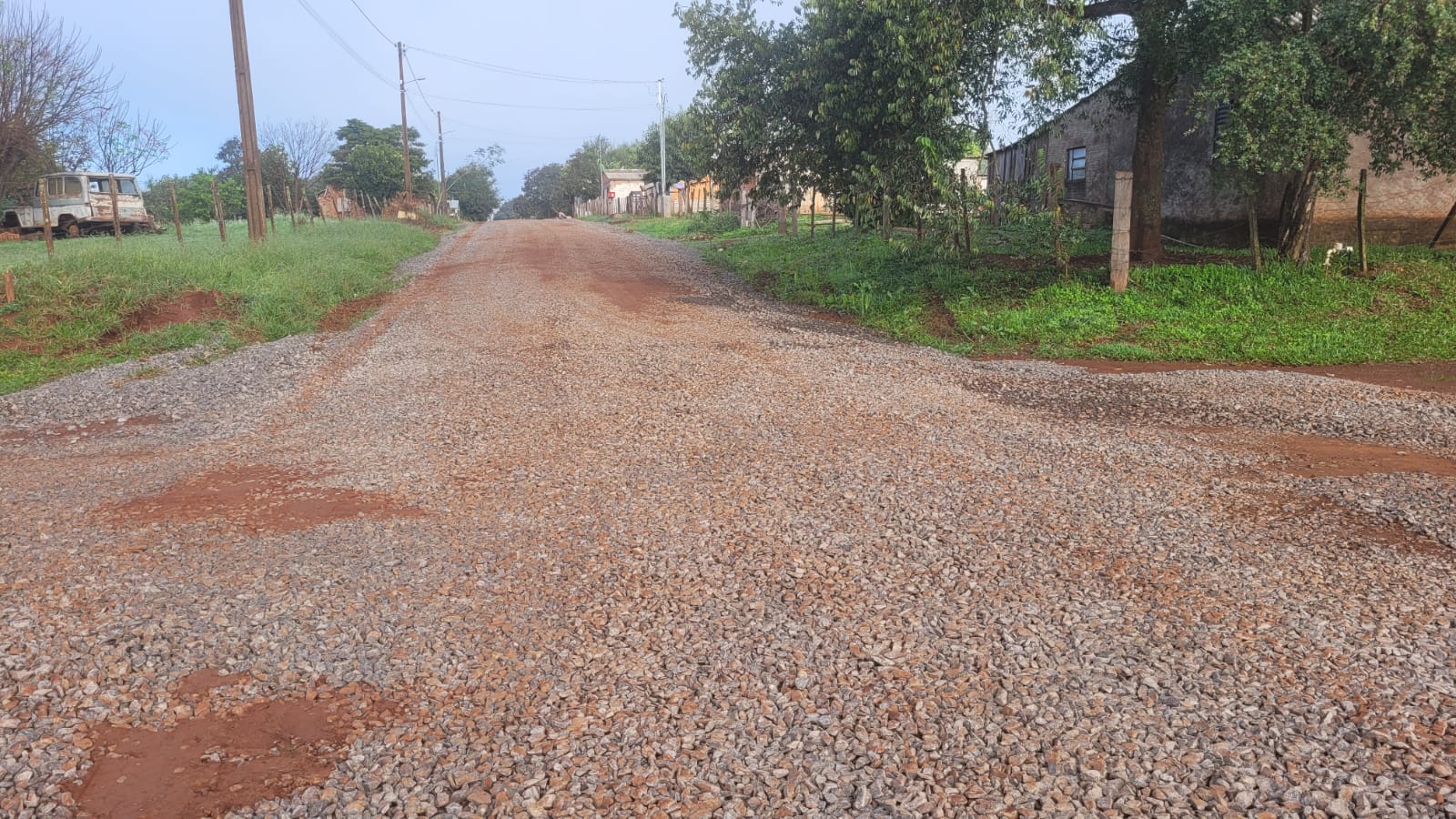 Prefeitura de Santo Antônio das Missões realiza colocação de pedra brita em várias ruas da cidade