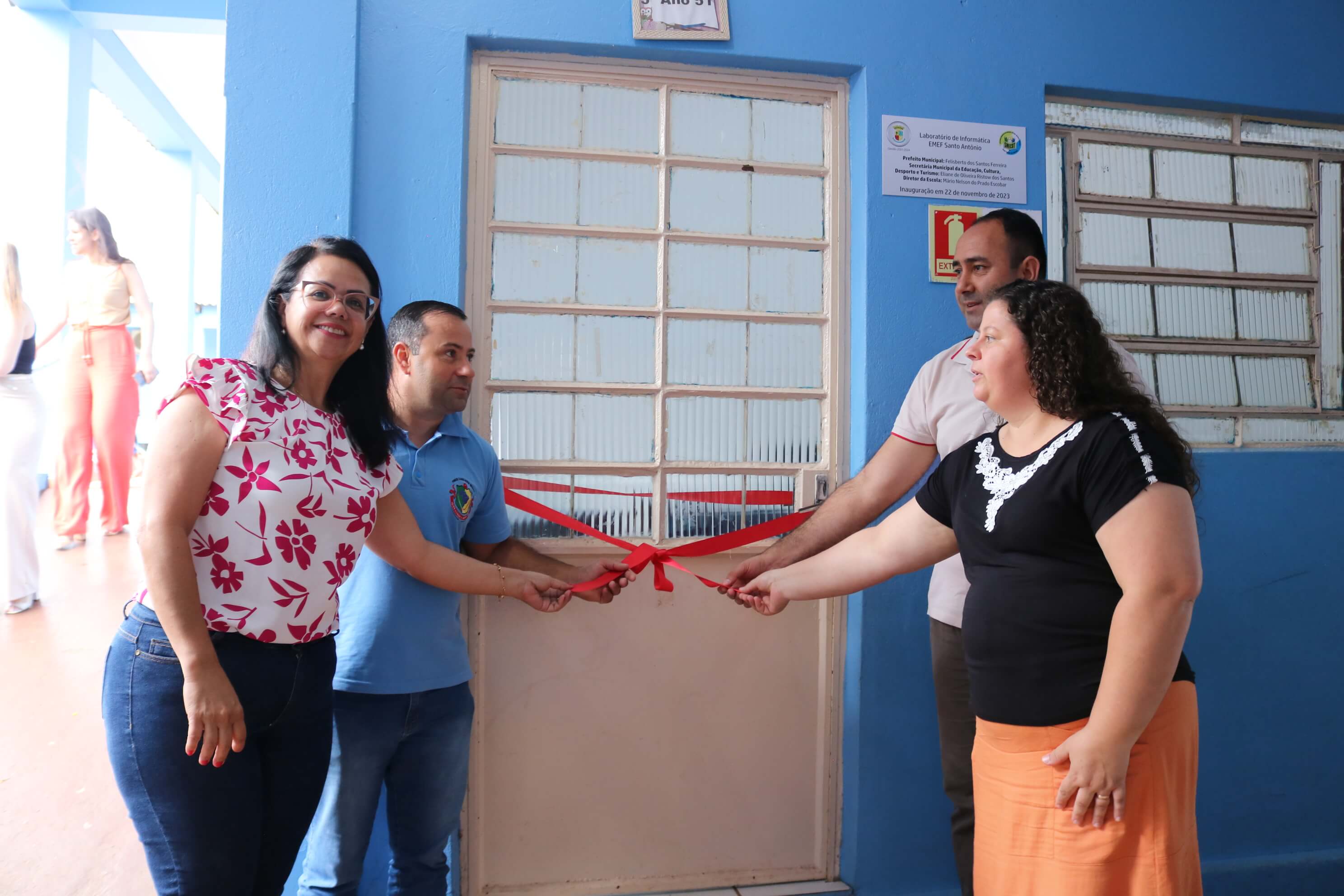 Prefeitura de Santo Antônio das Missões inaugura mais uma sala de informática em escola municipal