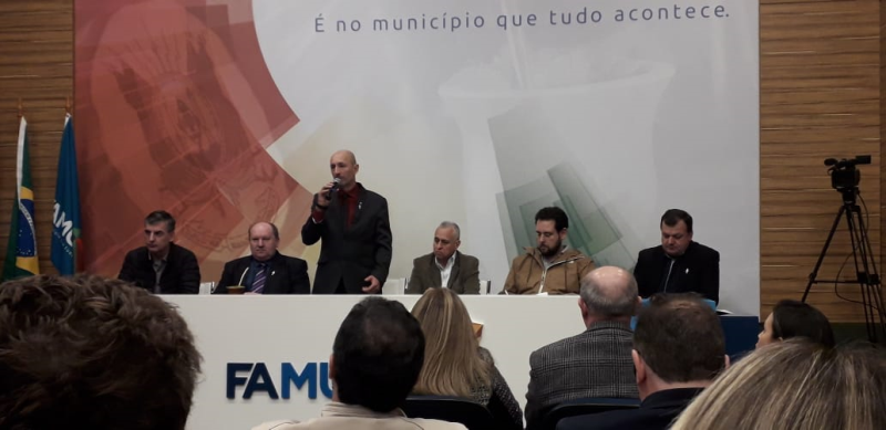 Prefeito Puranci preside Assembleia Geral Ordinária da AMM 