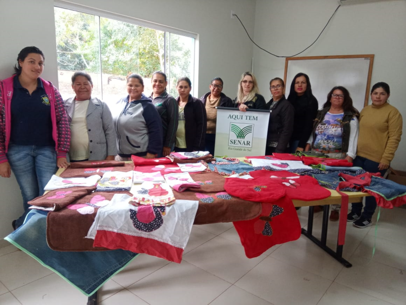 Beneficiárias do Superação participam de curso de Patchwork