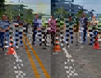 <p>ENTREGA OFICIAL DAS OBRAS DO PAVIMENTA 2 EM PORTO MAU&Aacute;</p>