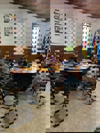 <p><strong>VISITA DA PRESIDENTE DOS BOMBEIROS VOLUNT&Aacute;RIOS DE TUPARENDI&nbsp;👨🏻&zwj;🚒🚒 </strong></p>