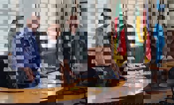 <h3><strong><span style="font-size: 12.0pt; font-family: 'Arial',sans-serif;">PREFEITO MANICO DINON RECEBE VISITA DE REPRESENTANTES DA ALIBEM ALIMENTOS</span></strong></h3>