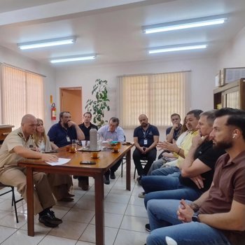 <p>Porto Mau&aacute; Re&uacute;ne &Oacute;rg&atilde;os Brasileiros e Argentinos de Fiscaliza&ccedil;&atilde;o Aduaneira em Reuni&atilde;o Virtual para Implanta&ccedil;&atilde;o da ACI</p>