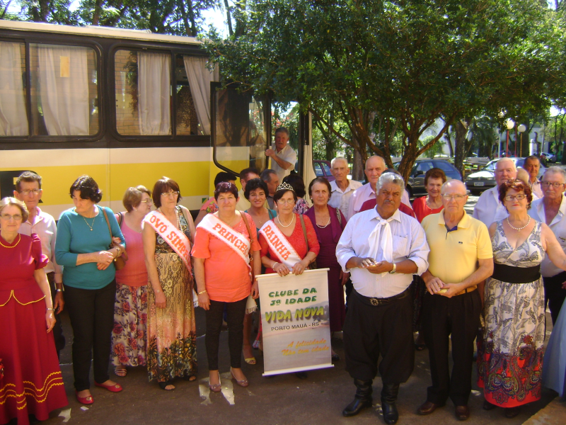 TERCEIRA IDADE DE PORTO MAUA PARTICIPOU DE BAILE REGIONAL EM TUCUNDUVA