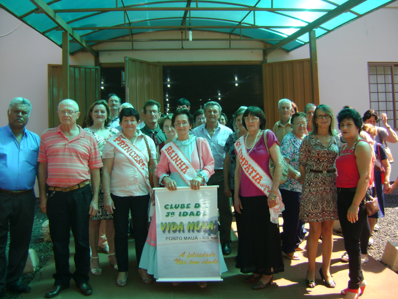 TERCEIRA IDADE DE PORTO MAUA PARTICIPOU DE BAILE REGIONAL EM TUPARENDI
