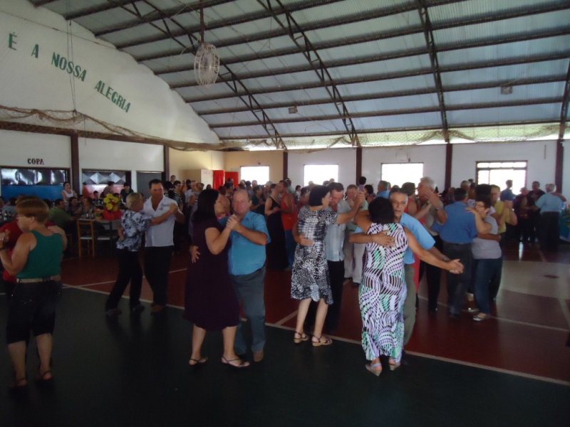 BAILE REGIONAL DA TERCEIRA IDADE EM PORTO MAUÁ