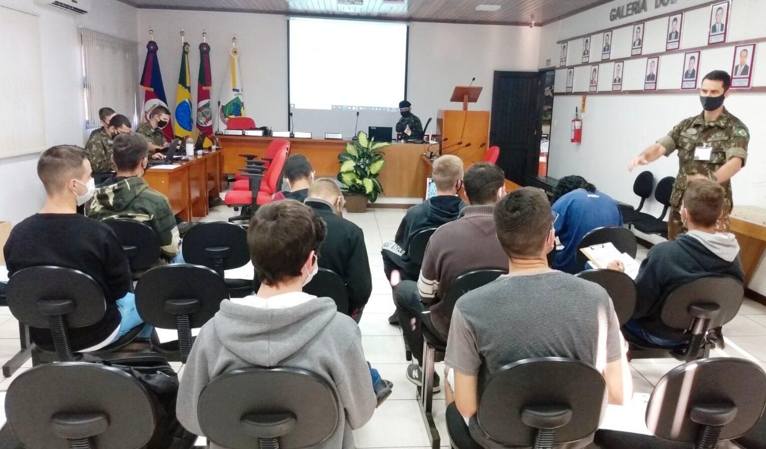 PORTO-MAUENSES REALIZAM INSPEÇÃO DE SAÚDE PARA INGRESSAR NO EXÉRCITO BRASILEIRO