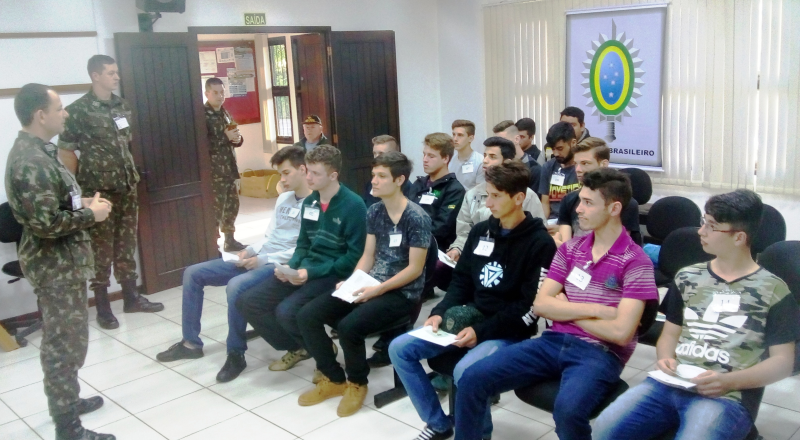 PORTO-MAUENSES REALIZAM INSPEÇÃO DE SAÚDE PARA INGRESSAR NAS FORÇAS ARMADAS