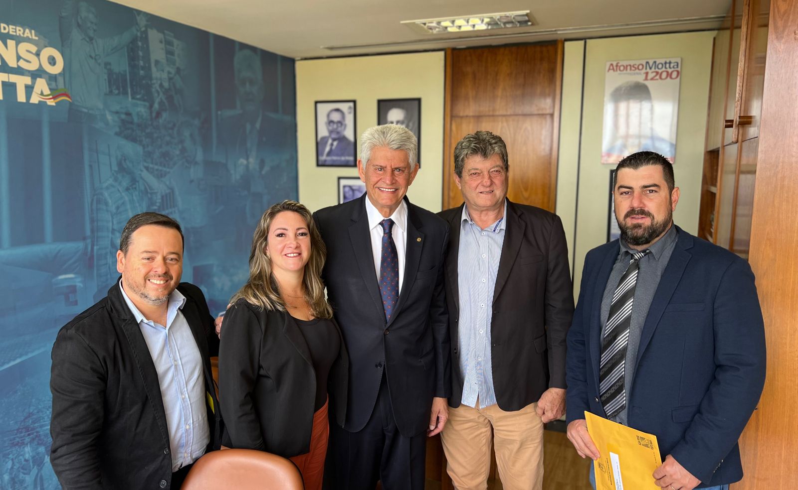 EXECUTIVO E LEGISLATIVO MUNICIPAL CUMPREM AGENDA EM BRASILIA