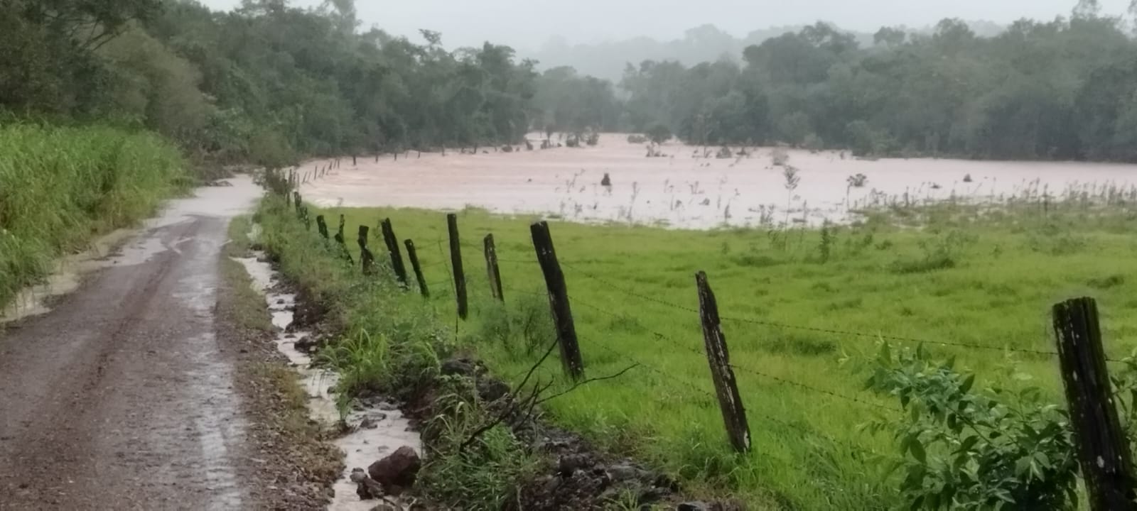 <p>Alerta devido &agrave;s chuvas</p>