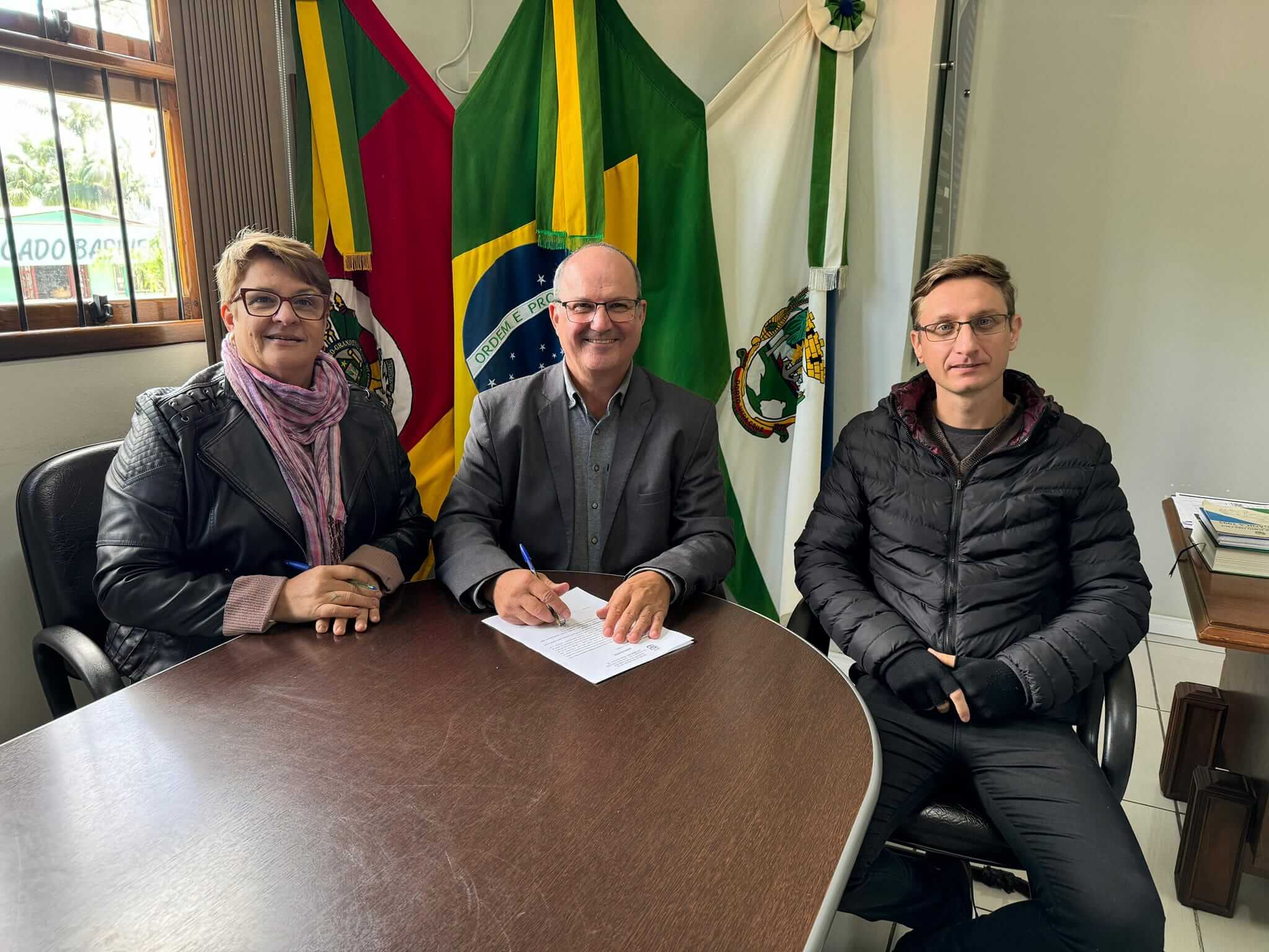 <p>ORDEM DE IN&Iacute;CIO PAVIMENTA&Ccedil;&Atilde;O SA&Iacute;DA DA CIDADE</p>