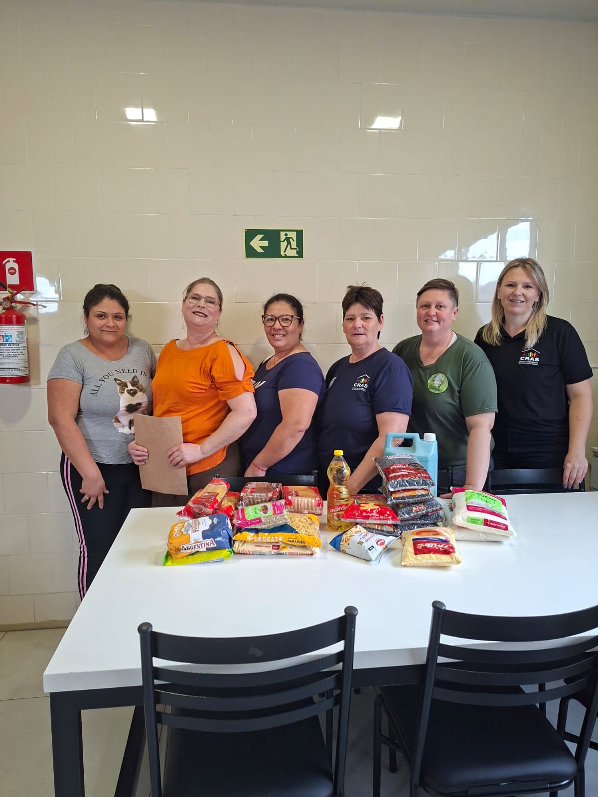 <strong>INTEGRANTES DO CURSO T&Eacute;CNICAS DE CUIDADOS COM A PESSOA IDOSA REALIZAM DOA&Ccedil;&Atilde;O AO LAR DO IDOSO VILMAR HOPNER</strong>
