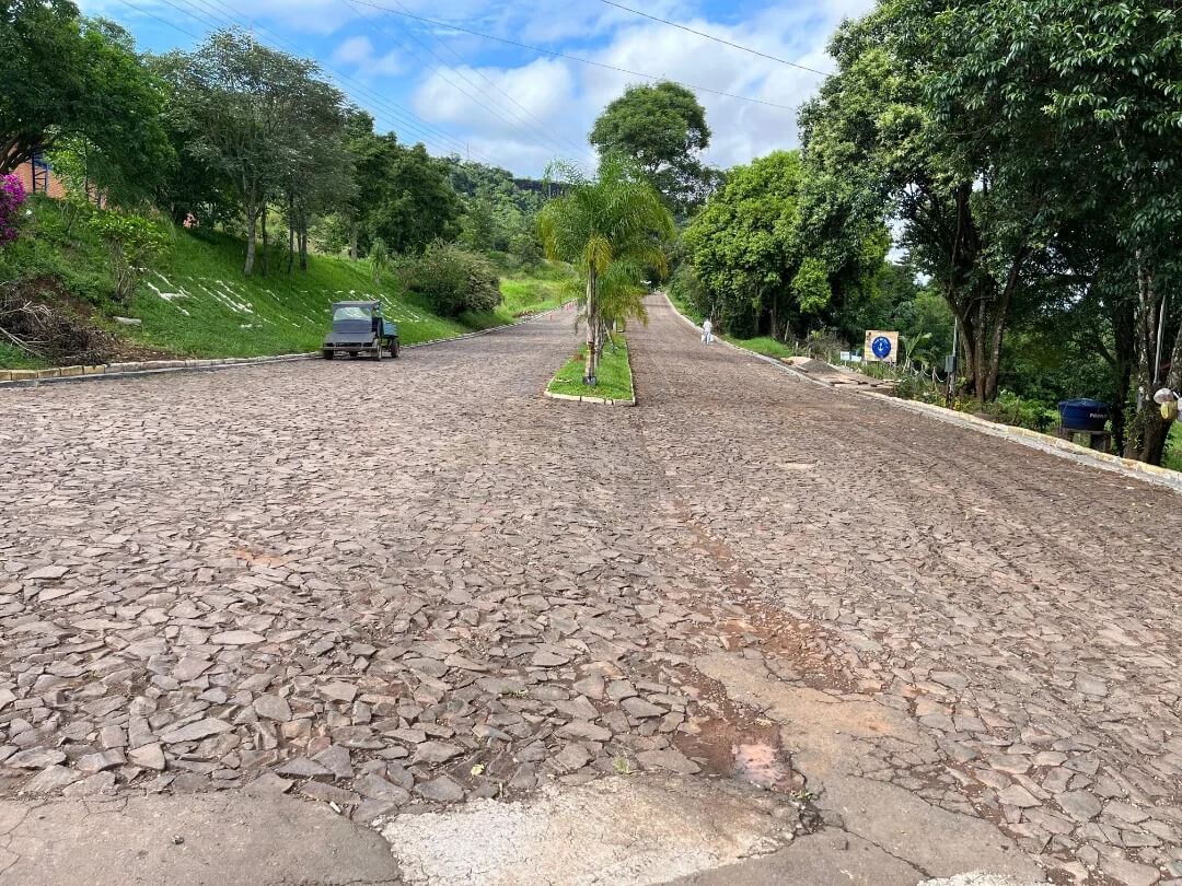 Seguem as obras de pavimentação de todas as ruas da cidade de Porto Vera Cruz